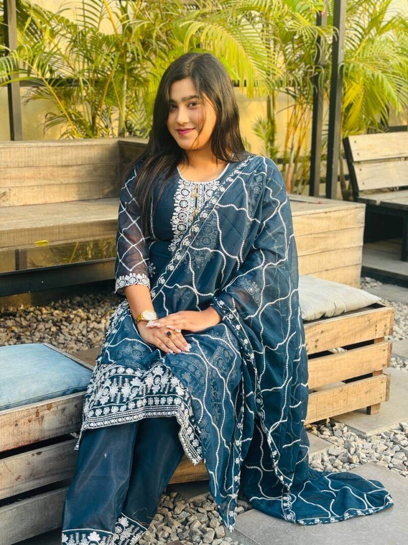 জর্জেট এমব্রয়ডারি ফোর পিস - Image 2