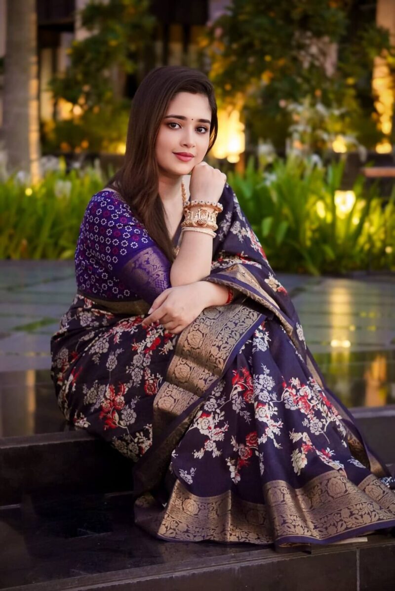 Dhupiyan Sharee with Blouse Piece - Image 5